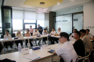 動(dòng)科學(xué)院考察團(tuán)赴上海頭部軟件企業(yè) 探尋人工智能賦能產(chǎn)業(yè)新路徑